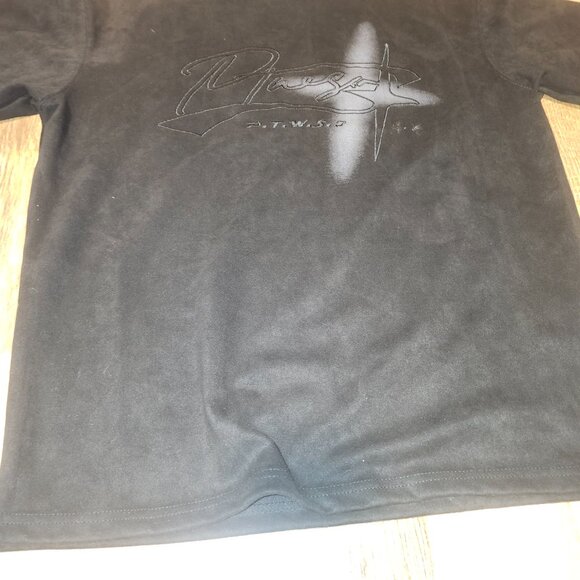 A sweatshirt - Picture 4 of 4